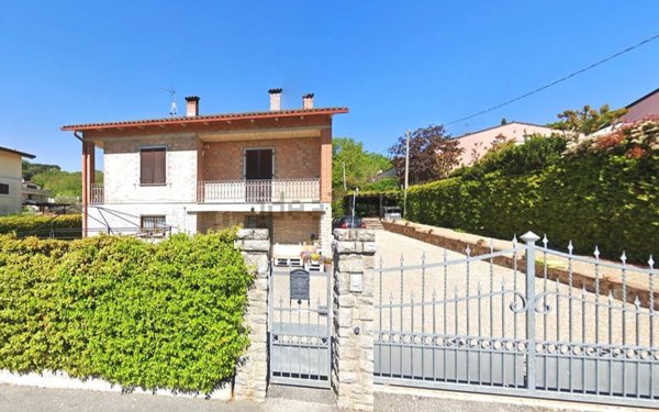 casa indipendente in vendita a Perugia in zona Montebello
