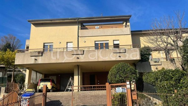 casa indipendente in vendita a Perugia in zona Villa Pitignano