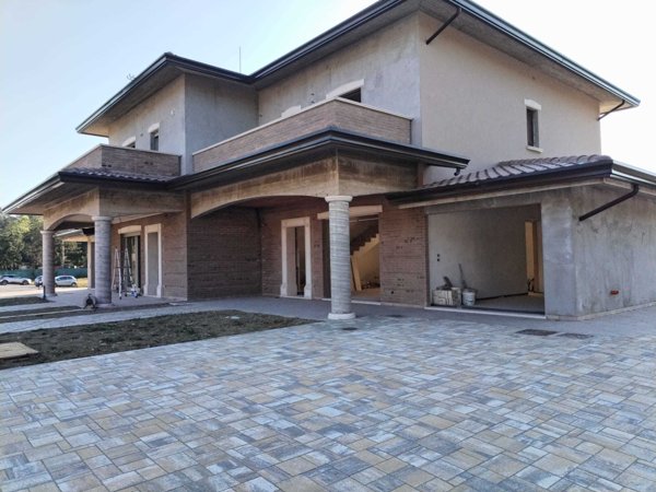 casa indipendente in vendita a Perugia