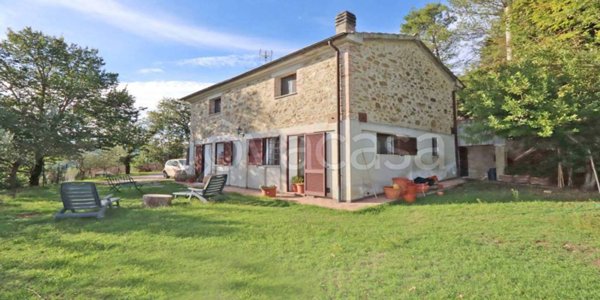 casa indipendente in vendita a Perugia in zona Villa Pitignano