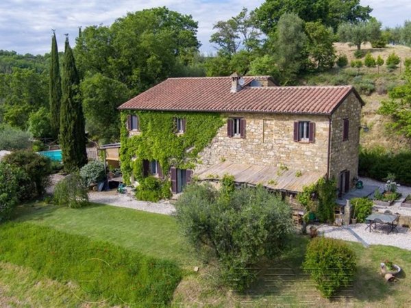 casa indipendente in vendita a Perugia