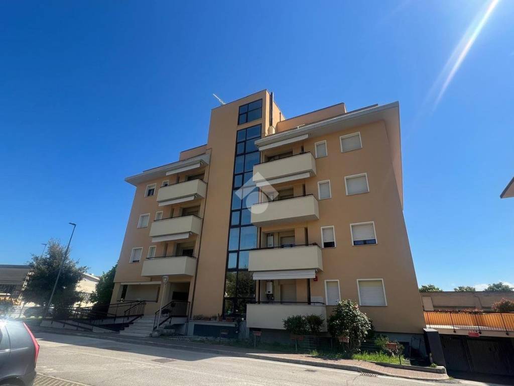 appartamento in vendita a Perugia in zona Casa del Diavolo