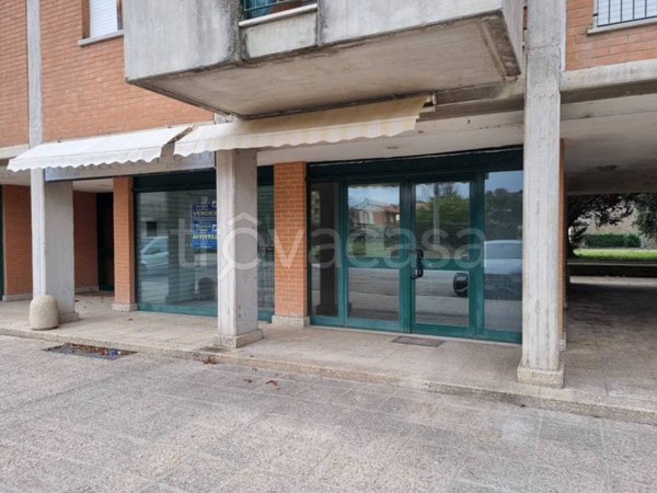 negozio in vendita a Perugia in zona Ponte Felcino