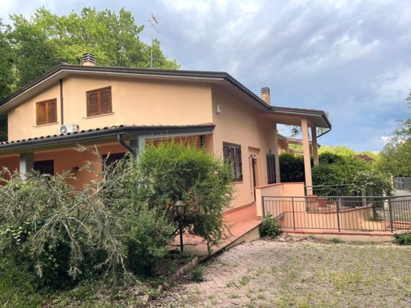 casa indipendente in vendita a Perugia in zona Madonna Alta