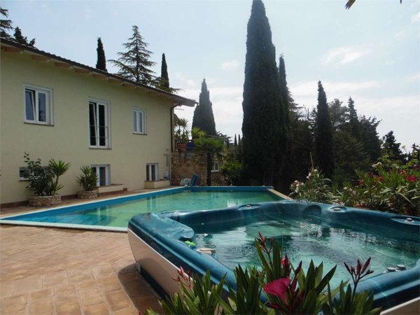 casa indipendente in vendita a Perugia