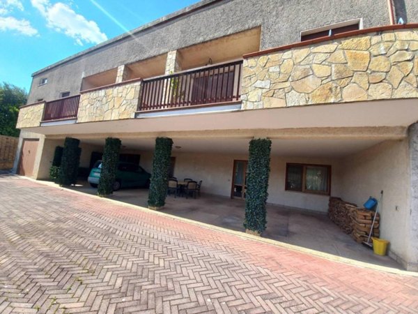 casa indipendente in vendita a Perugia in zona Canneto