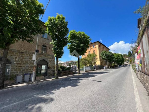 negozio in vendita a Perugia in zona Monteluce