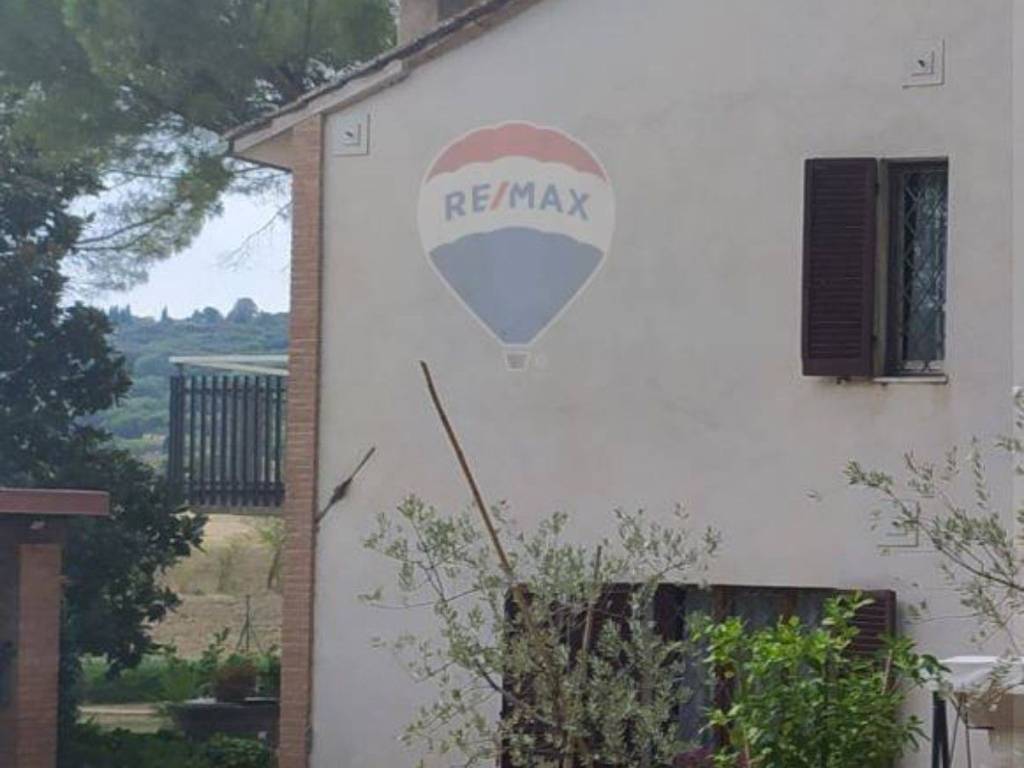 casa indipendente in vendita a Perugia in zona Montebello