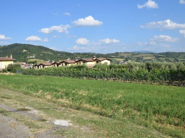 casa indipendente in vendita a Perugia in zona Piccione