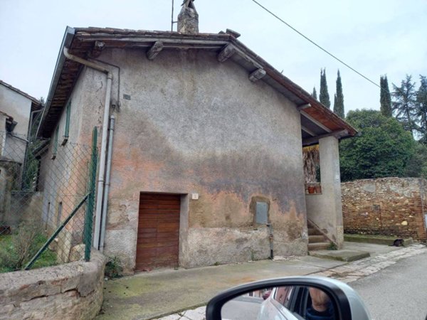 casa indipendente in vendita a Perugia in zona San Martino in Colle