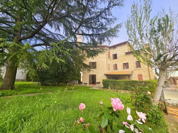 casa indipendente in vendita a Perugia in zona Mugnano