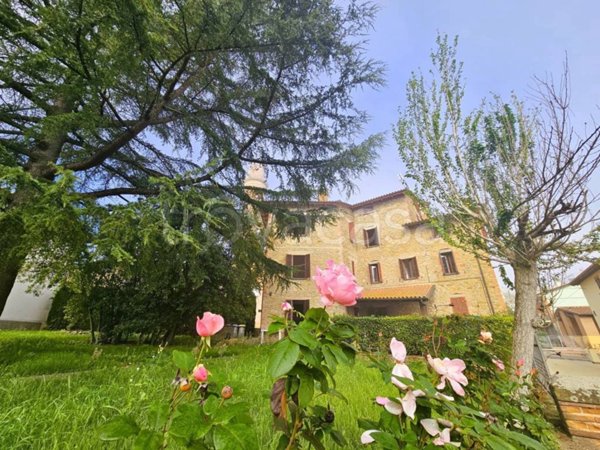 locale di sgombero in vendita a Perugia in zona Fontignano