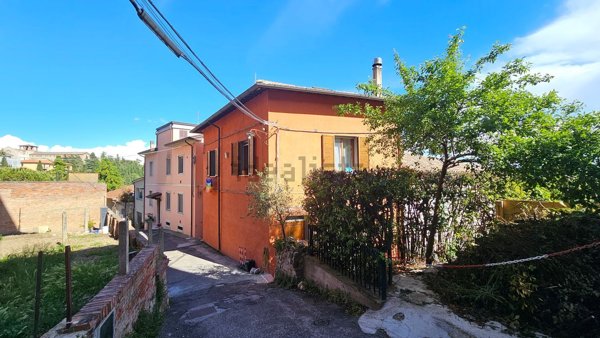 quadrivano in vendita a Perugia in zona Centro Città