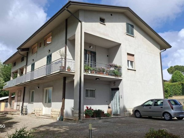 casa indipendente in vendita a Perugia in zona San Martino in Colle