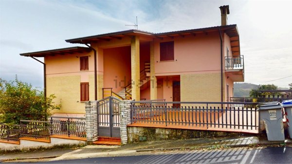casa indipendente in vendita a Perugia in zona Villa Pitignano