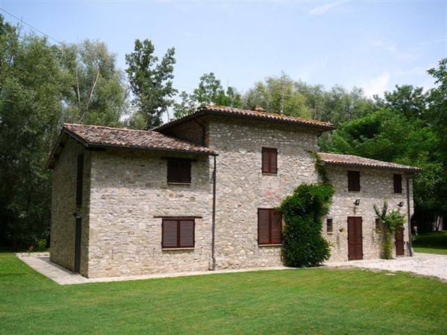 casa indipendente in vendita a Perugia in zona Parlesca
