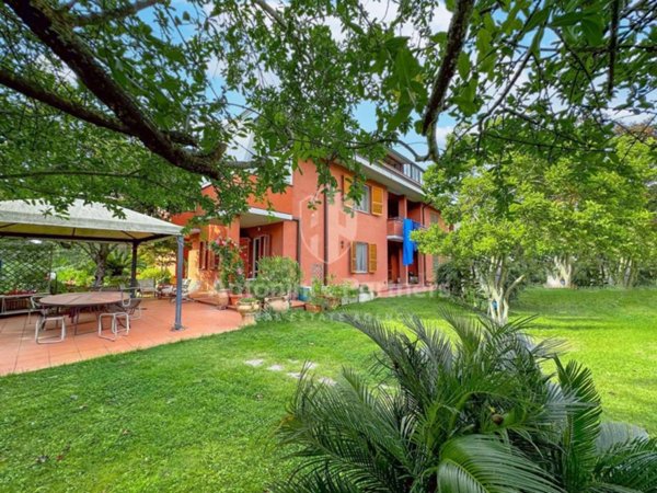 casa indipendente in vendita a Perugia in zona Centro Città