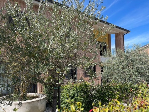 casa indipendente in vendita a Perugia in zona Madonna Alta