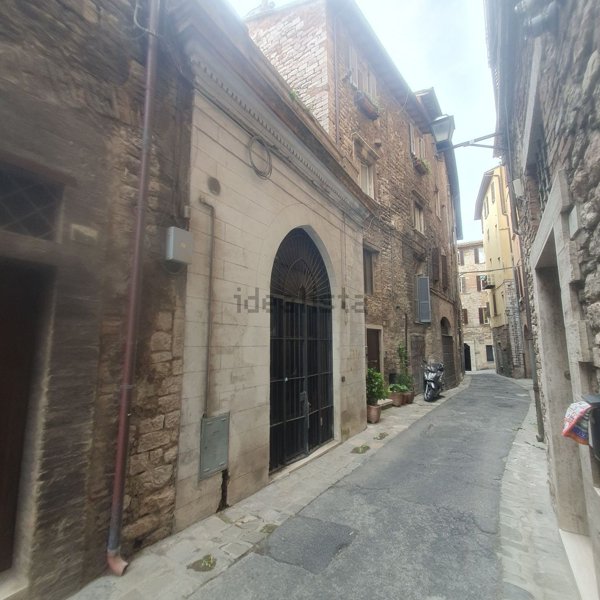 appartamento in vendita a Perugia in zona Centro Città