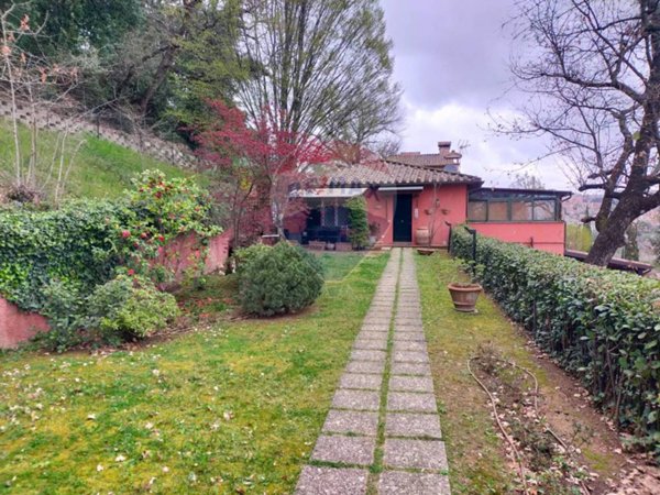 casa indipendente in vendita a Perugia in zona Centro Città