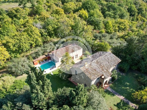 casa indipendente in vendita a Perugia in zona Canneto