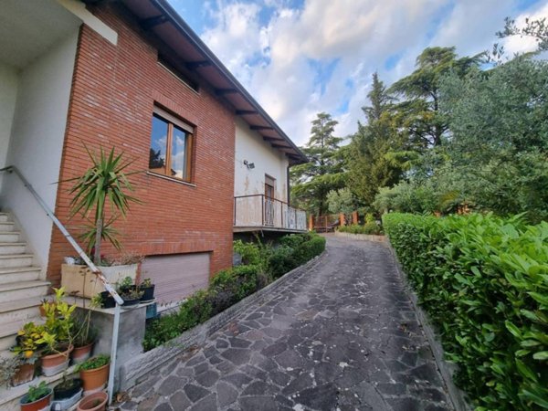 casa indipendente in vendita a Perugia in zona Montelaguardia