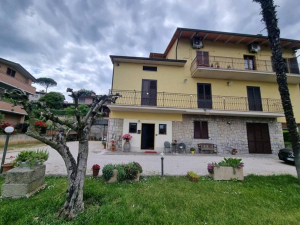 casa indipendente in vendita a Perugia in zona Villa Pitignano