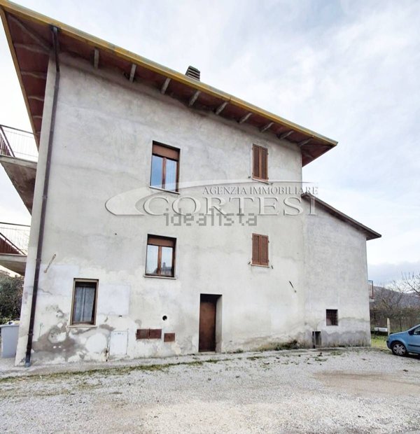 casa indipendente in vendita a Perugia in zona Ponte Felcino