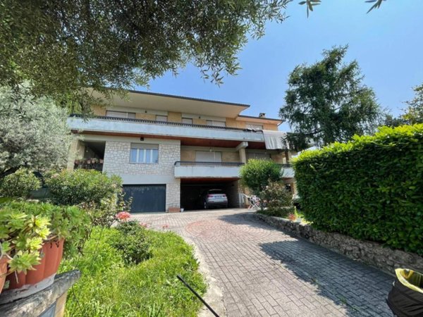 casa indipendente in vendita a Perugia in zona Santa Lucia
