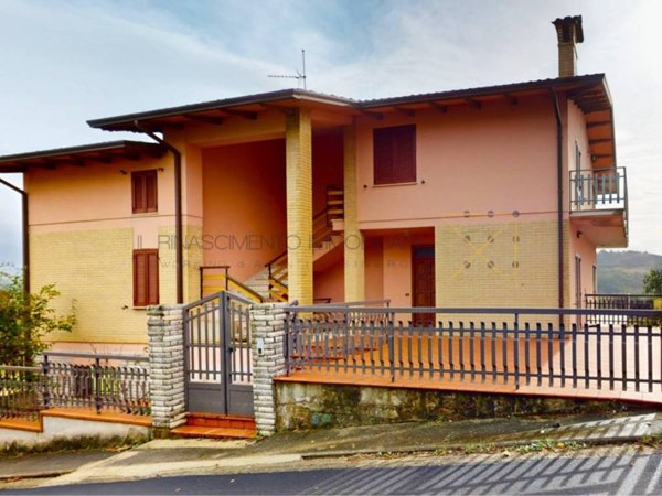 casa indipendente in vendita a Perugia in zona Villa Pitignano