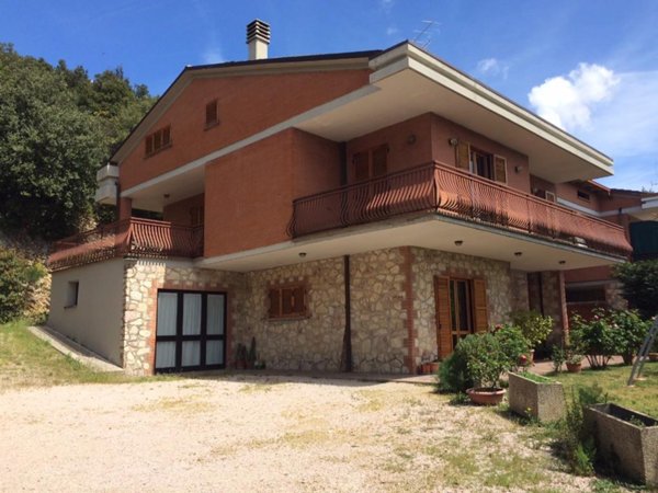casa indipendente in vendita a Perugia in zona Bosco