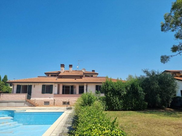 casa indipendente in vendita a Perugia in zona Ponte Valleceppi