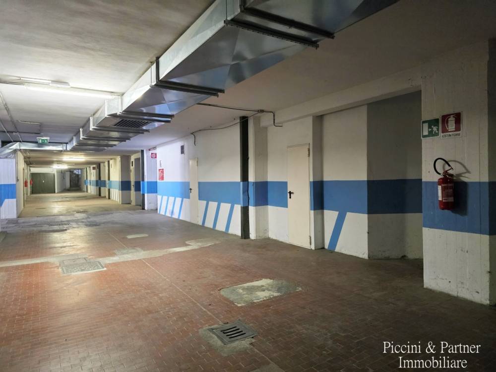 locale di sgombero in vendita a Perugia