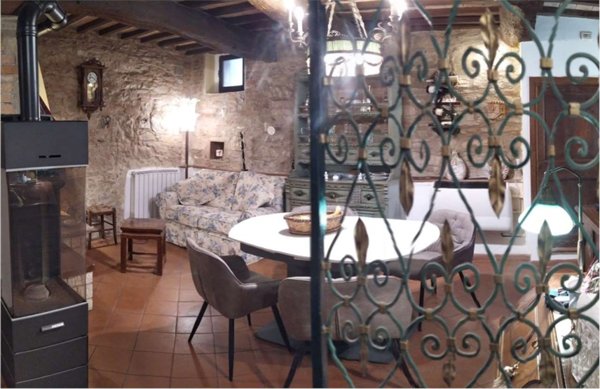 casa indipendente in vendita a Perugia in zona Mugnano