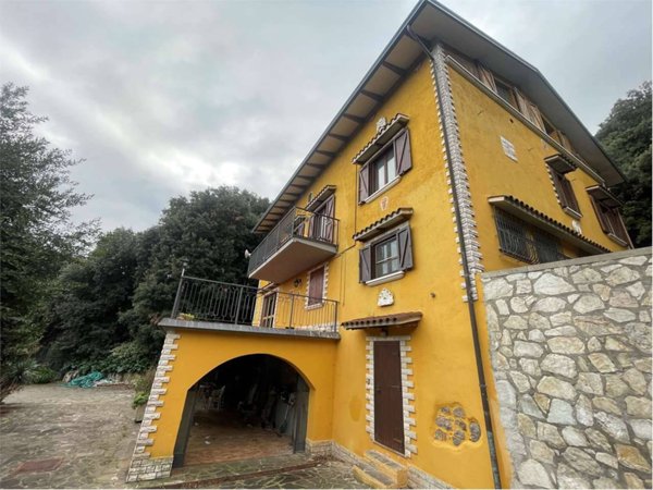 casa indipendente in vendita a Perugia in zona Bosco