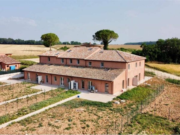 casa indipendente in vendita a Perugia in zona Pila