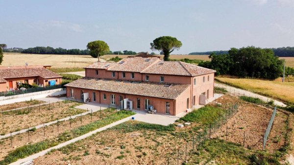 casa indipendente in vendita a Perugia in zona Castel del Piano
