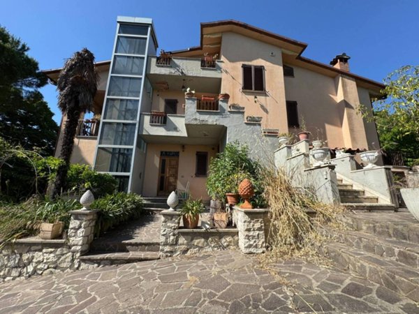 casa indipendente in vendita a Perugia in zona Elce
