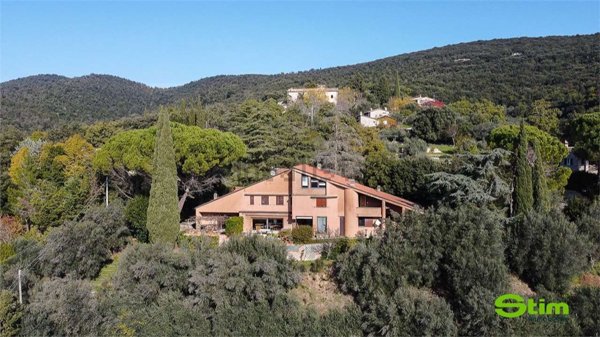 casa indipendente in vendita a Perugia in zona Centro Città