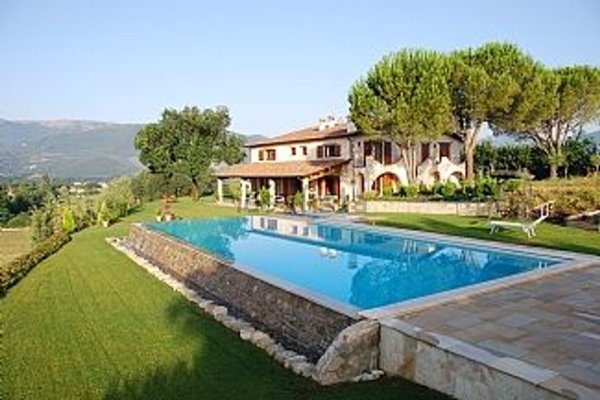 casa indipendente in vendita a Perugia