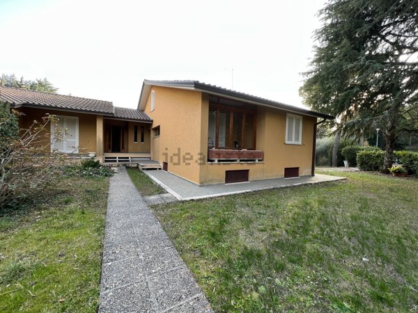 casa indipendente in vendita a Perugia in zona Montebello