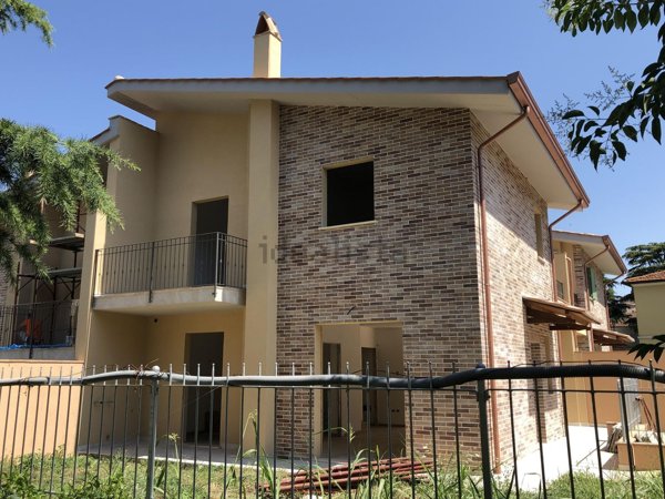 casa indipendente in vendita a Perugia in zona San Martino In Campo