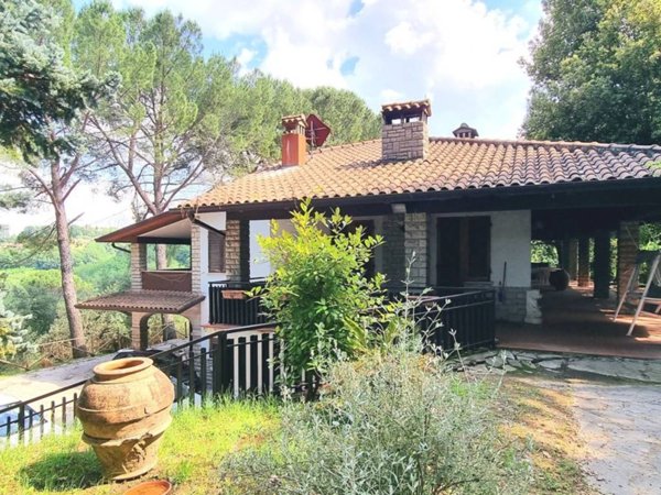 casa indipendente in vendita a Perugia