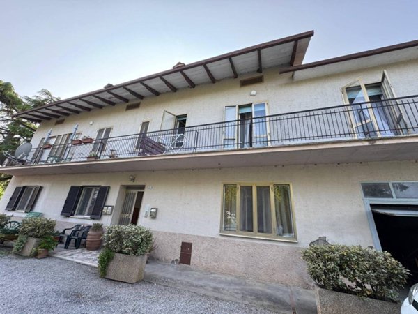 casa indipendente in vendita a Perugia in zona Mugnano