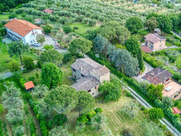 casa indipendente in vendita a Perugia in zona Colle Umberto I