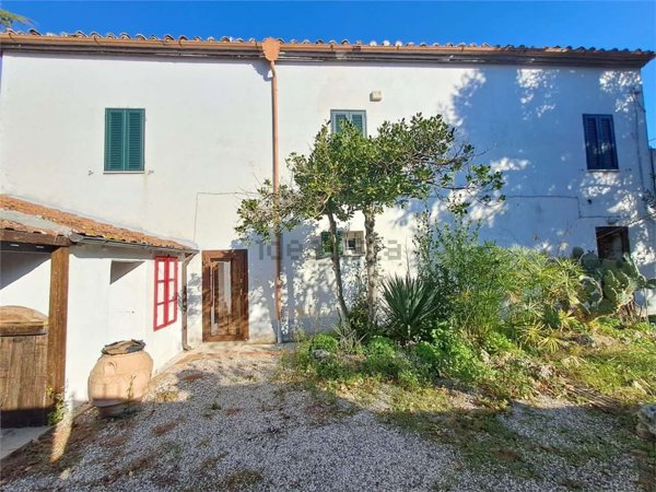 casale in vendita a Perugia in zona Filosofi