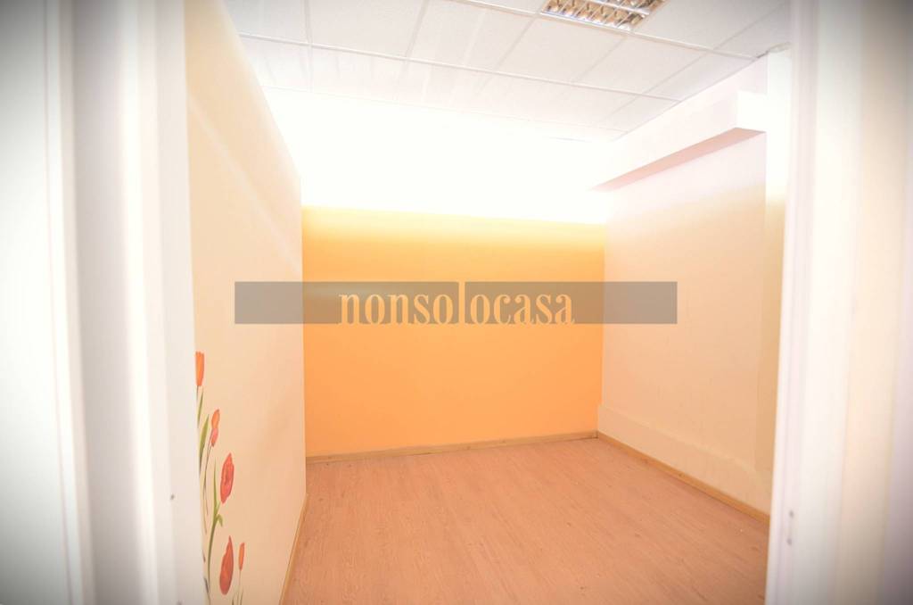 negozio in vendita a Perugia in zona Stazione