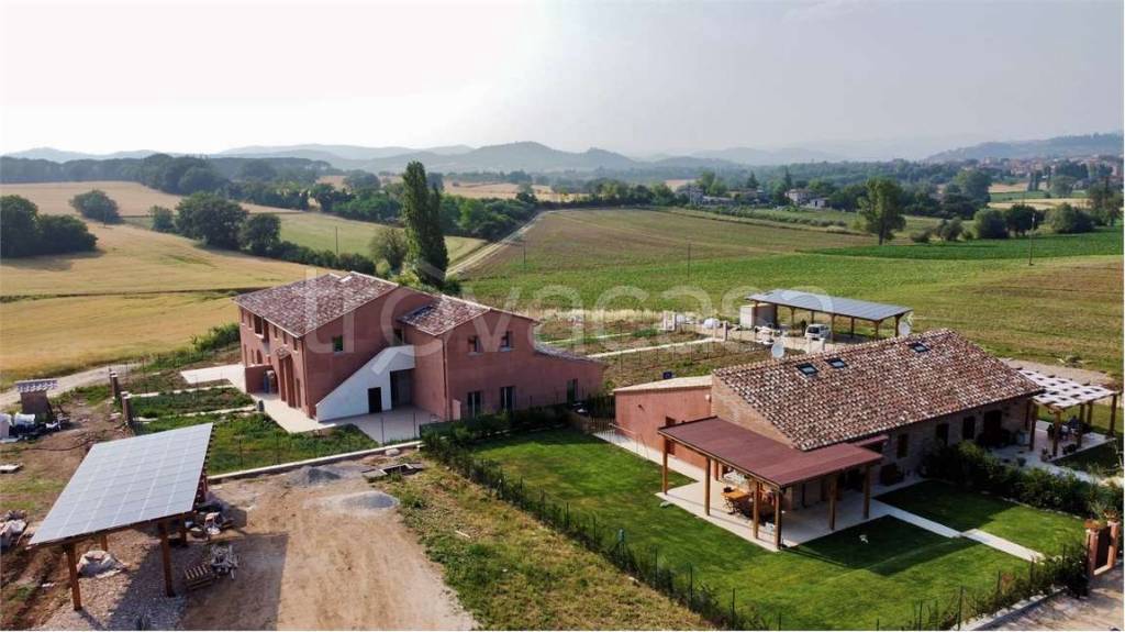 casa indipendente in vendita a Perugia in zona Pila