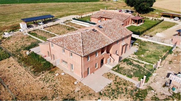casa indipendente in vendita a Perugia in zona Castel del Piano