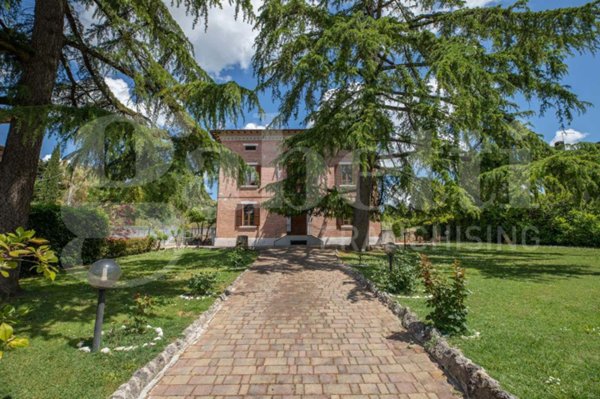 casa indipendente in vendita a Perugia in zona Ripa